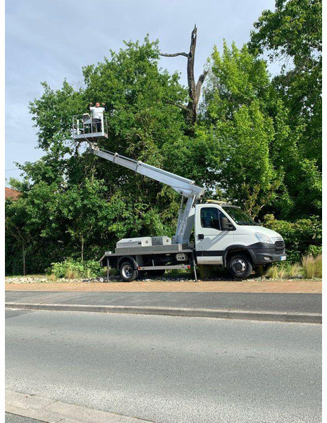 Iveco Lifting basket 16 m - Véhicule utilitaire: photos 3 Iveco Lifting basket 16 m - Véhicule utilitaire: photos 3