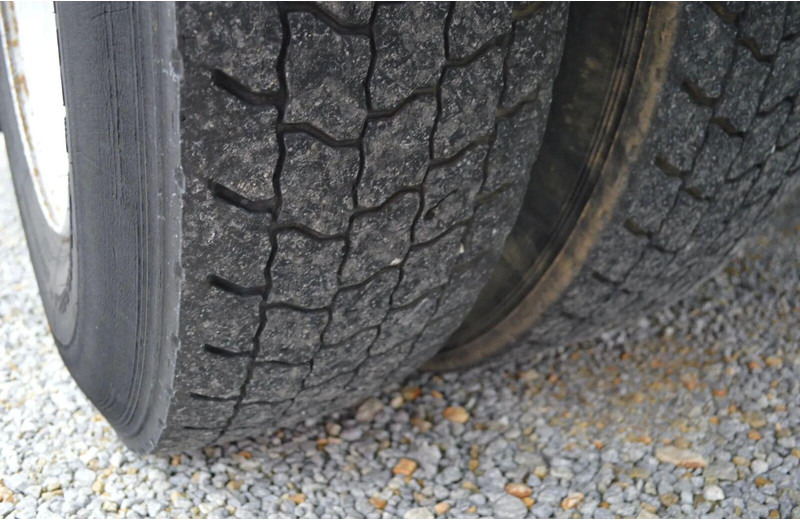 Camion plateau, Camion grue Volvo FE 18.320 FLATBED CRANE: photos 6