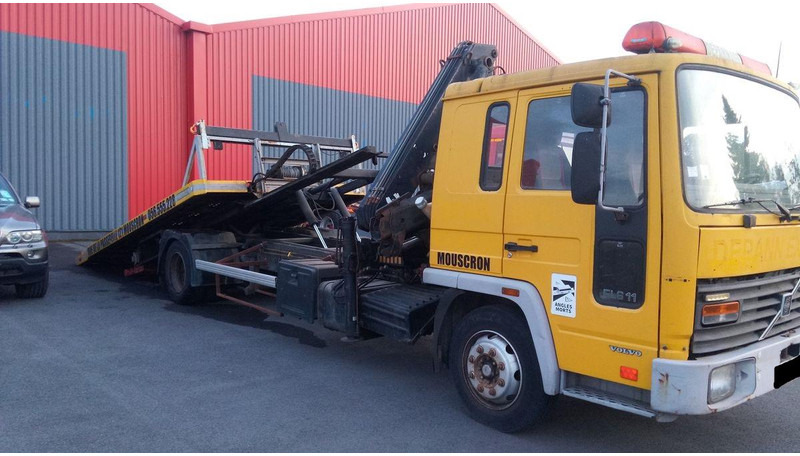 Volvo FL611 Car transporter + crane Hiab 071 - Camion porte-voitures: photos 2 Volvo FL611 Car transporter + crane Hiab 071 - Camion porte-voitures: photos 2