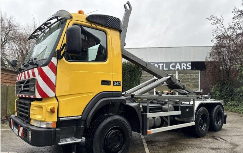 Volvo FM12 6x6 Hook lift - Camion ampliroll: photos 3 Volvo FM12 6x6 Hook lift - Camion ampliroll: photos 3