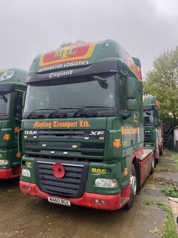 DAF XF Euro 5 105-460 4x2 Super Space Cab 4x2 XF Super Space cab Auto - Tracteur routier: photos 1 DAF XF Euro 5 105-460 4x2 Super Space Cab 4x2 XF Super Space cab Auto - Tracteur routier: photos 1