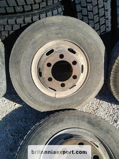 4 x used 7.50-16 LT tyres on 6 studs rims for Toyota Dyna 300 - Roue complète: photos 4 4 x used 7.50-16 LT tyres on 6 studs rims for Toyota Dyna 300 - Roue complète: photos 4