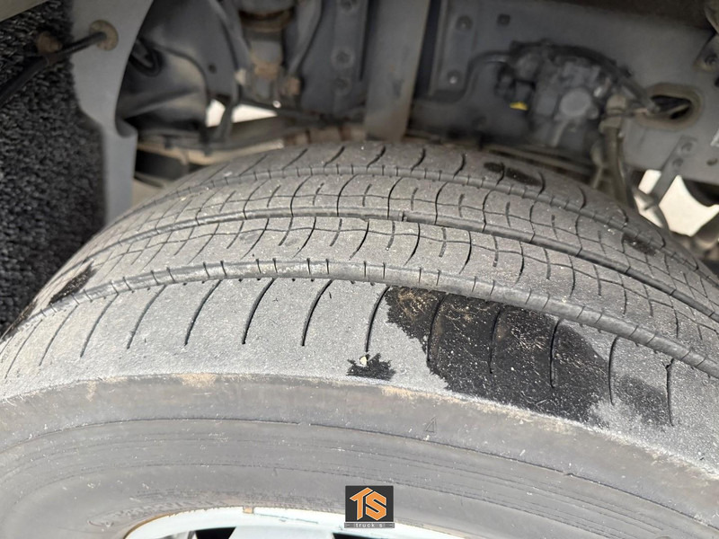 DAF LF 230 FA 12 TON - AUTOMATIC - ORIGINAL KM - TOP! - Camion fourgon: photos 4 DAF LF 230 FA 12 TON - AUTOMATIC - ORIGINAL KM - TOP! - Camion fourgon: photos 4