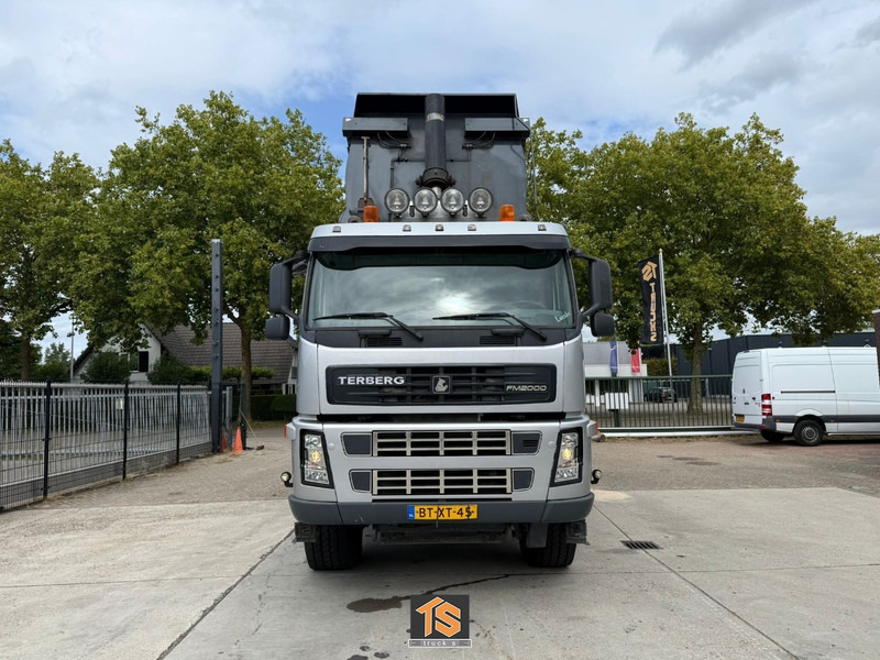 Terberg FM2000-T 8X8 - EURO 5 - AUTOMATIC - KIPPER/TIPPER - NL TRUCK - ISOLATED HARDOX - TOP! - Camion benne: photos 2 Terberg FM2000-T 8X8 - EURO 5 - AUTOMATIC - KIPPER/TIPPER - NL TRUCK - ISOLATED HARDOX - TOP! - Camion benne: photos 2