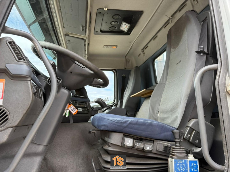 Terberg FM2000-T 8X8 - EURO 5 - AUTOMATIC - KIPPER/TIPPER - NL TRUCK - ISOLATED HARDOX - TOP! - Camion benne: photos 4 Terberg FM2000-T 8X8 - EURO 5 - AUTOMATIC - KIPPER/TIPPER - NL TRUCK - ISOLATED HARDOX - TOP! - Camion benne: photos 4