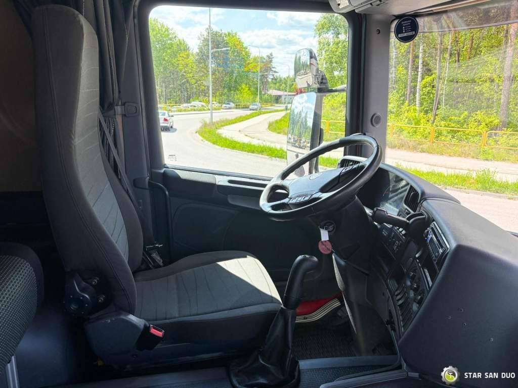 Scania D 320 FIRE BRIGADE Tank 12,000 Litres - Camion: photos 3 Scania D 320 FIRE BRIGADE Tank 12,000 Litres - Camion: photos 3