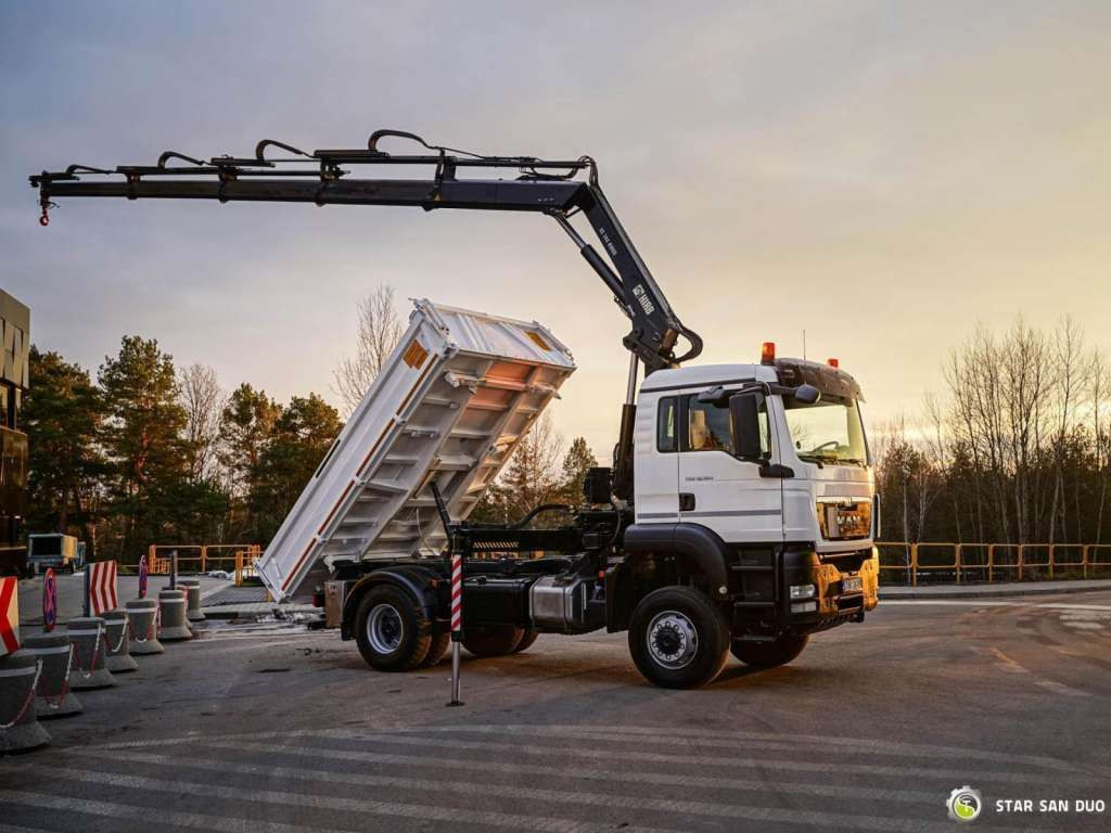 MAN TGS 18.360 4x4 HIAB 144 E-4 Crane Kipper MAN TGS 18.360 4x4 HIAB 144 E-4 Crane Kipper - Camion grue, Camion benne: photos 3 MAN TGS 18.360 4x4 HIAB 144 E-4 Crane Kipper MAN TGS 18.360 4x4 HIAB 144 E-4 Crane Kipper - Camion grue, Camion benne: photos 3
