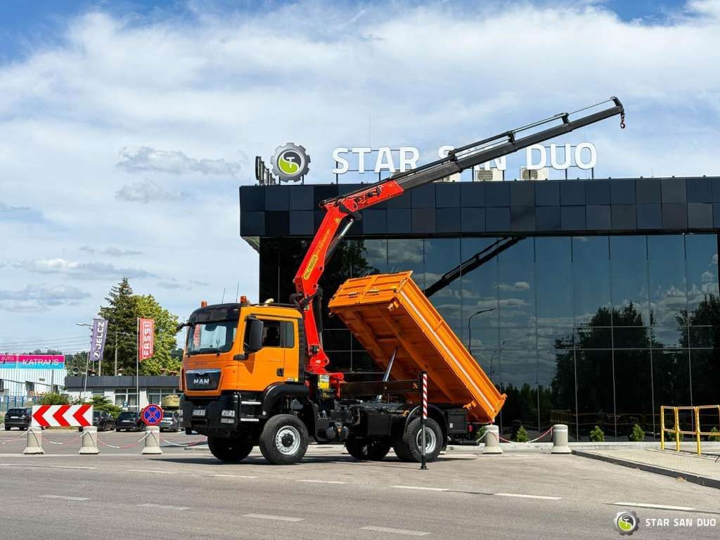 MAN TGS 18.480 4x4 PALFINGER PK 22002 Crane Kipper - Camion benne: photos 4 MAN TGS 18.480 4x4 PALFINGER PK 22002 Crane Kipper - Camion benne: photos 4