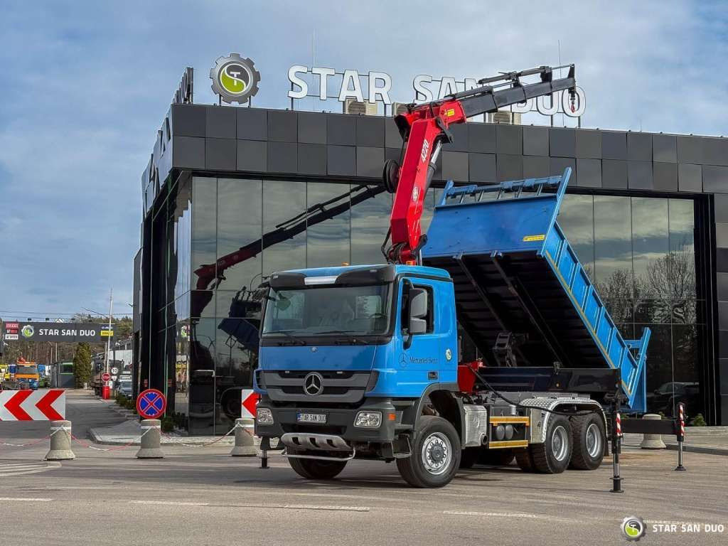 Mercedes-Benz ACTROS 3341 6x6 HMF 4220 K4 CRANE KIPPER - Camion benne: photos 1 Mercedes-Benz ACTROS 3341 6x6 HMF 4220 K4 CRANE KIPPER - Camion benne: photos 1