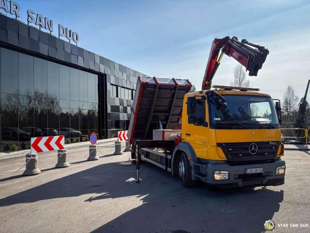Mercedes-Benz AXOR 1824 4x2 HMF 975 HDS Crane Rotator Kipper - Camion grue: photos 2 Mercedes-Benz AXOR 1824 4x2 HMF 975 HDS Crane Rotator Kipper - Camion grue: photos 2