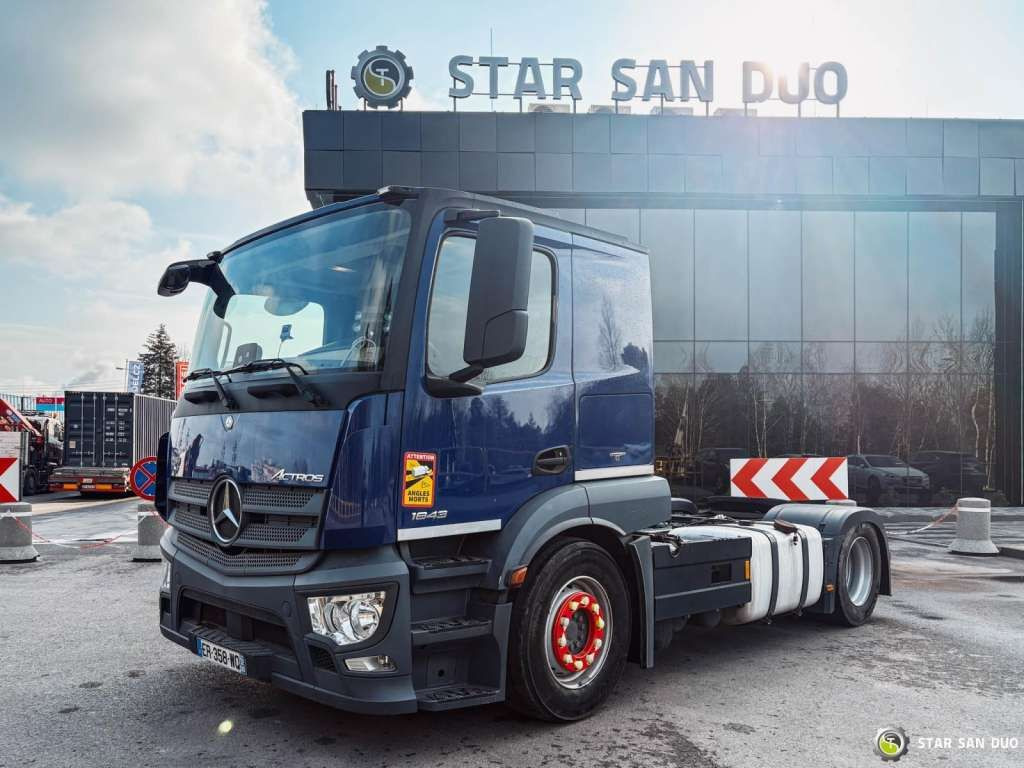 Mercedes-Benz ACTROS 1843 4x2 EURO 6 Hydraulic LOHR - Tracteur routier: photos 1 Mercedes-Benz ACTROS 1843 4x2 EURO 6 Hydraulic LOHR - Tracteur routier: photos 1