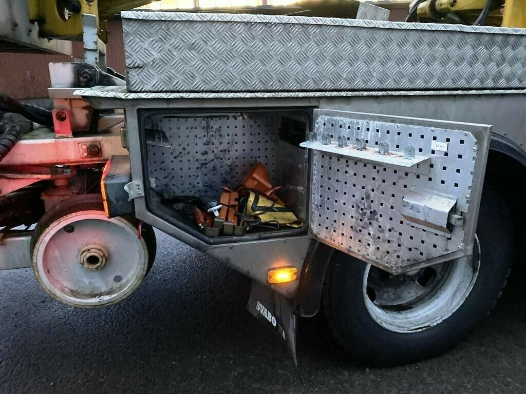 Camion avec nacelle Volvo F 6 RAIL ROAD Platform Schienen TWO WAY: photos 7