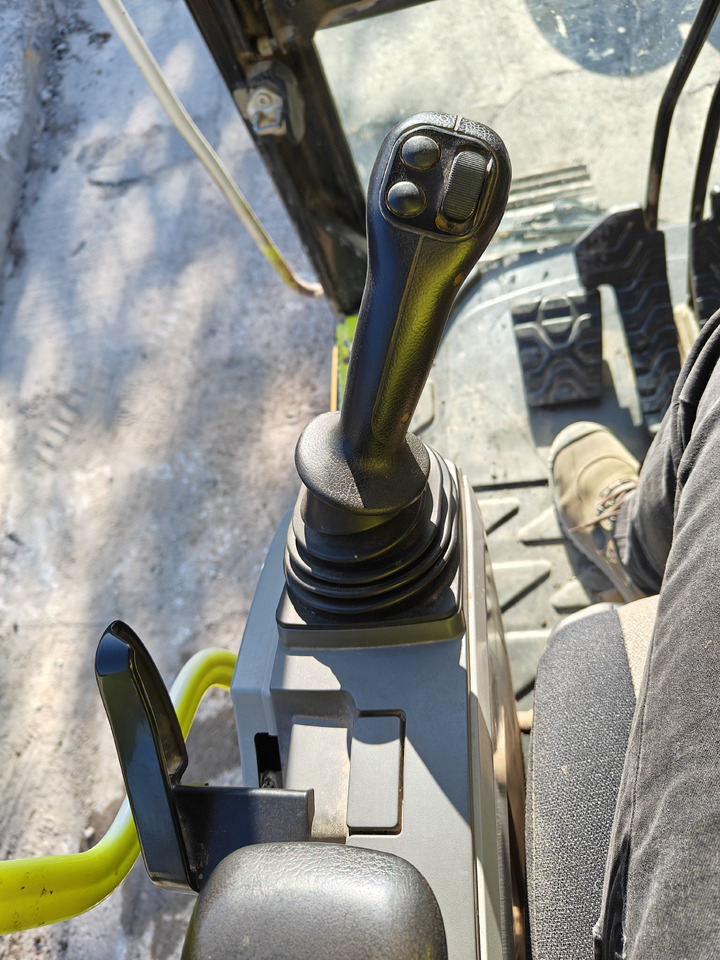 Pelle sur chenille CATERPILLAR 320 F: photos 20