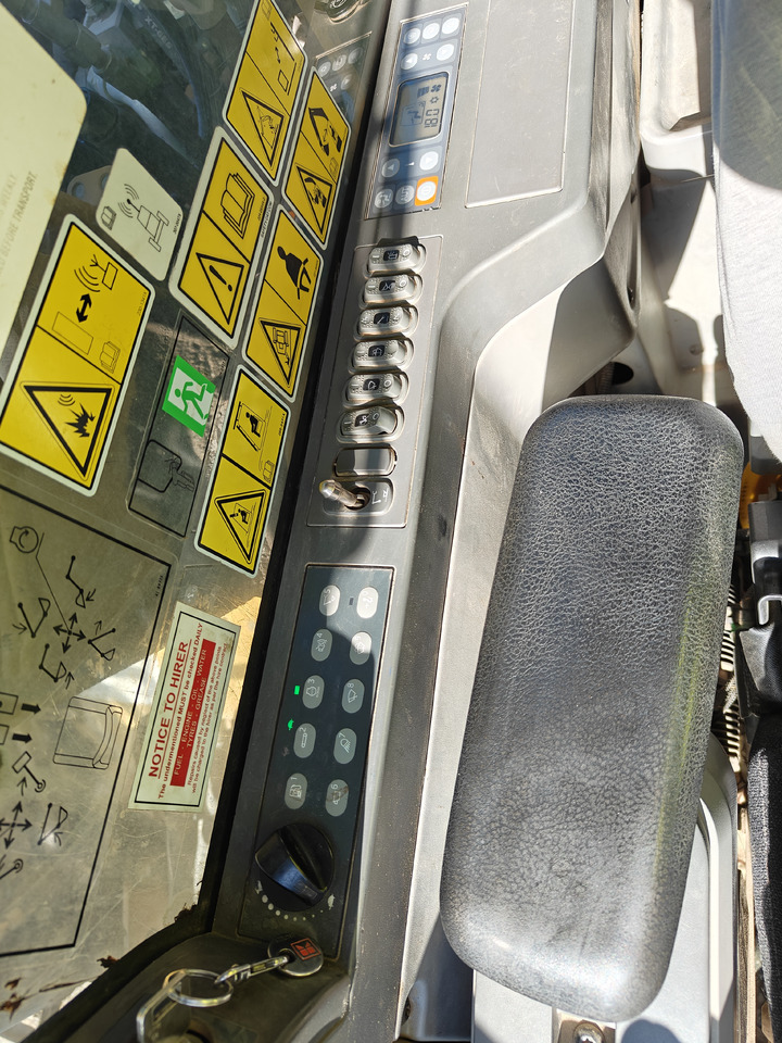 Pelle sur chenille CATERPILLAR 320 F: photos 18