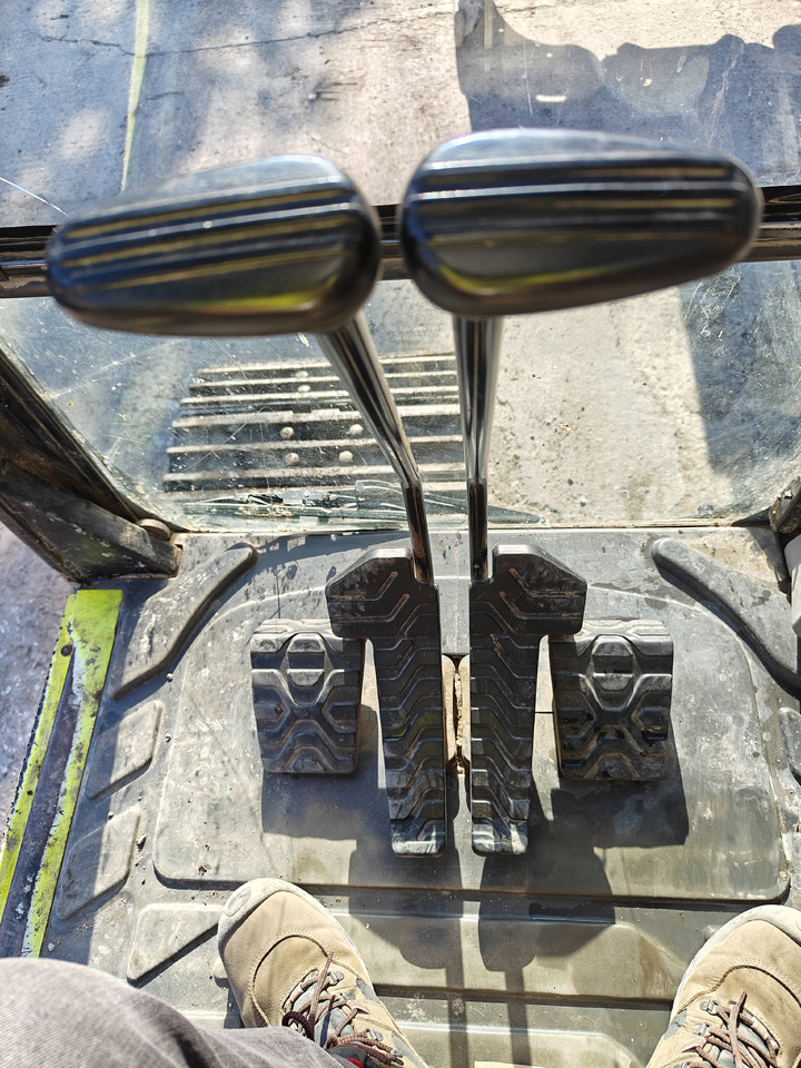 Pelle sur chenille CATERPILLAR 320 F: photos 16