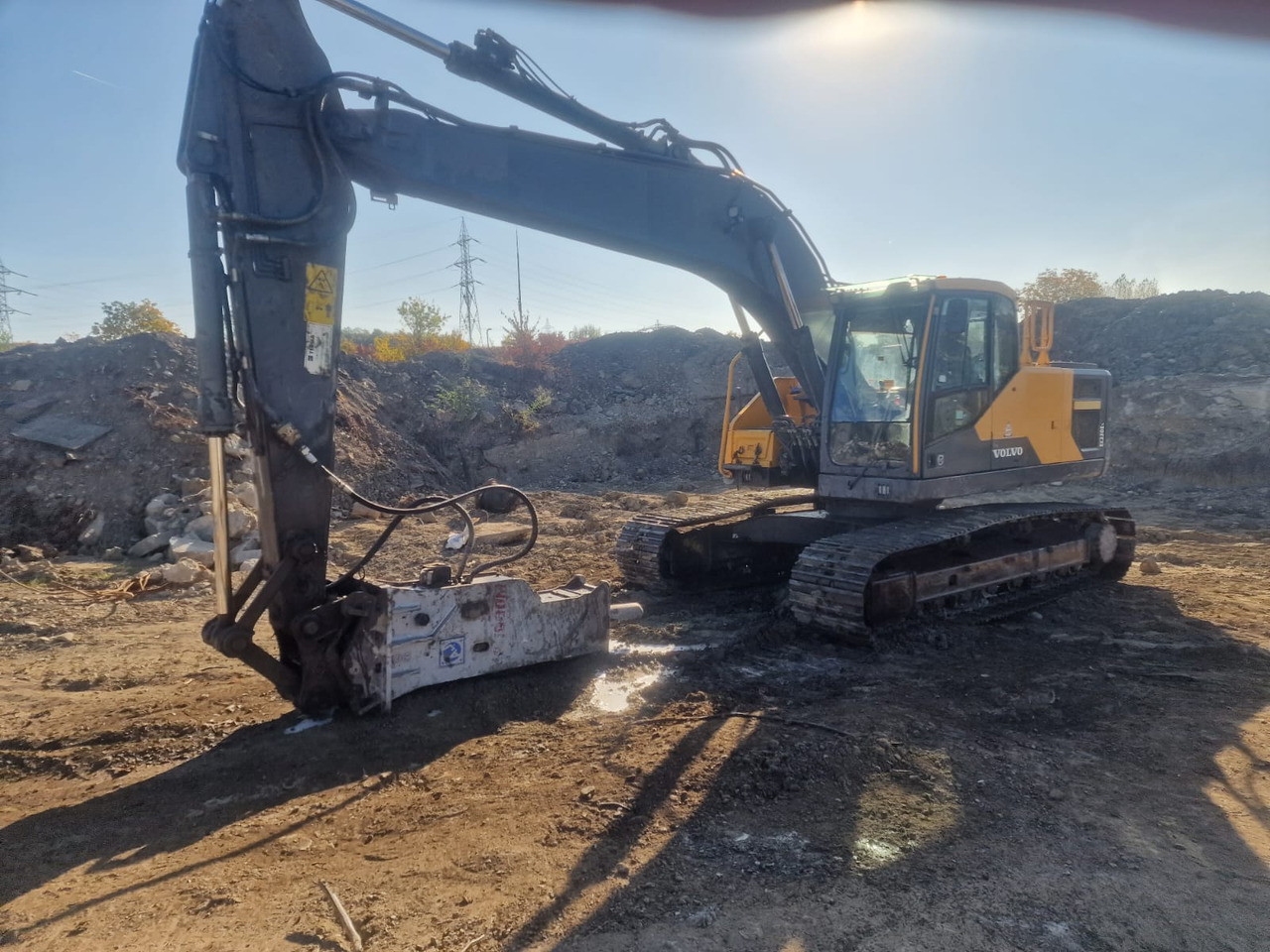 VOLVO EC220 E - Pelle: photos 1 VOLVO EC220 E - Pelle: photos 1