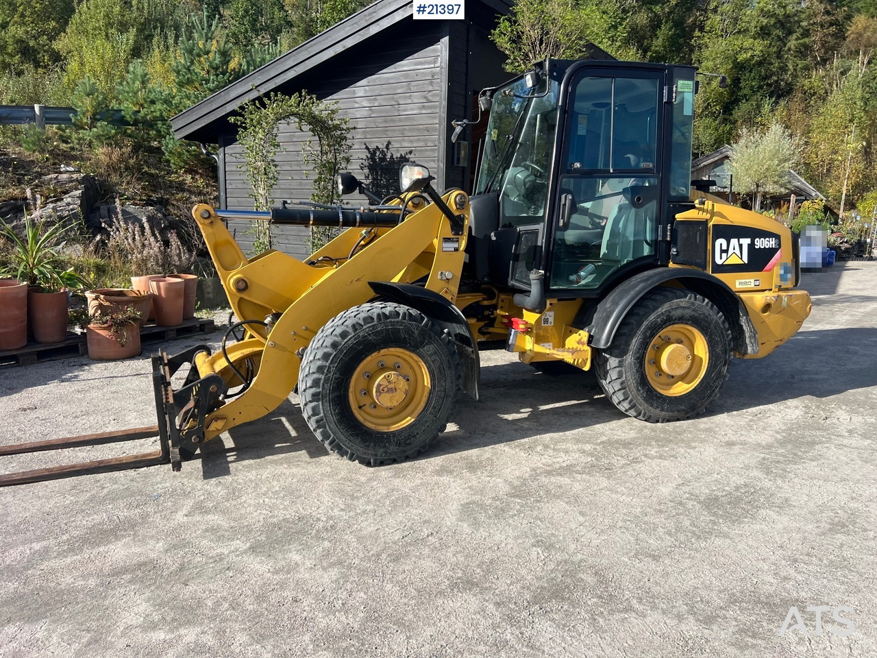 CAT 906H2 - Chargeuse sur pneus: photos 2 CAT 906H2 - Chargeuse sur pneus: photos 2