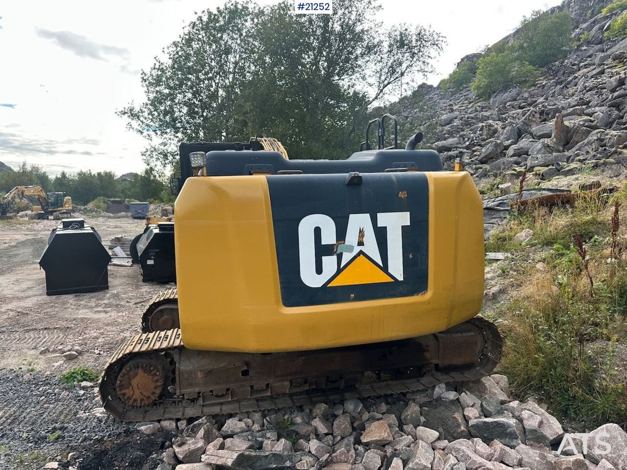 Caterpillar 323E - Pelle sur chenille: photos 3 Caterpillar 323E - Pelle sur chenille: photos 3