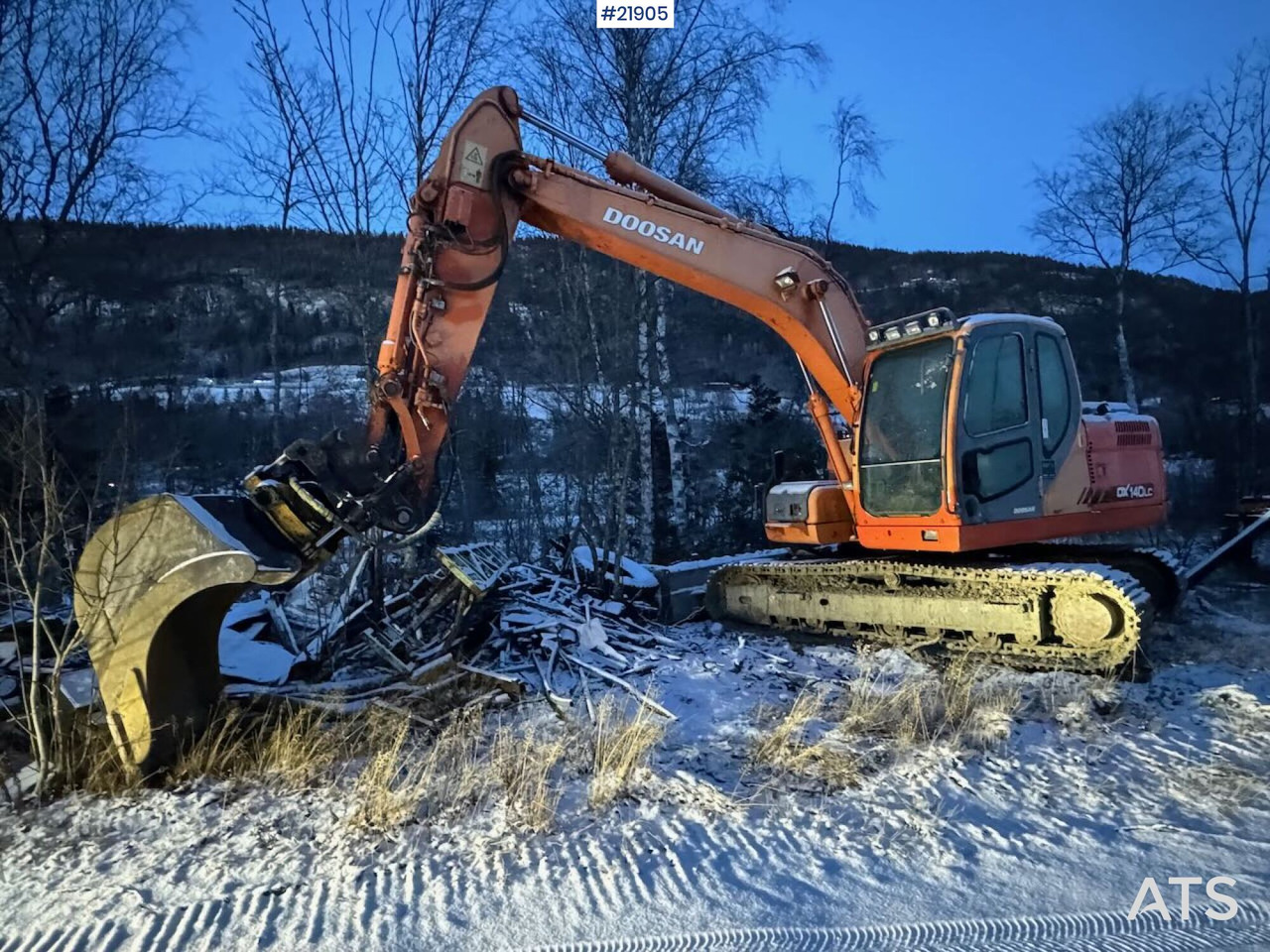 Doosan DX140LC Beltegraver m/ Engcon tilt og 2 skuffer. Nye belter. - Pelle sur chenille: photos 1 Doosan DX140LC Beltegraver m/ Engcon tilt og 2 skuffer. Nye belter. - Pelle sur chenille: photos 1