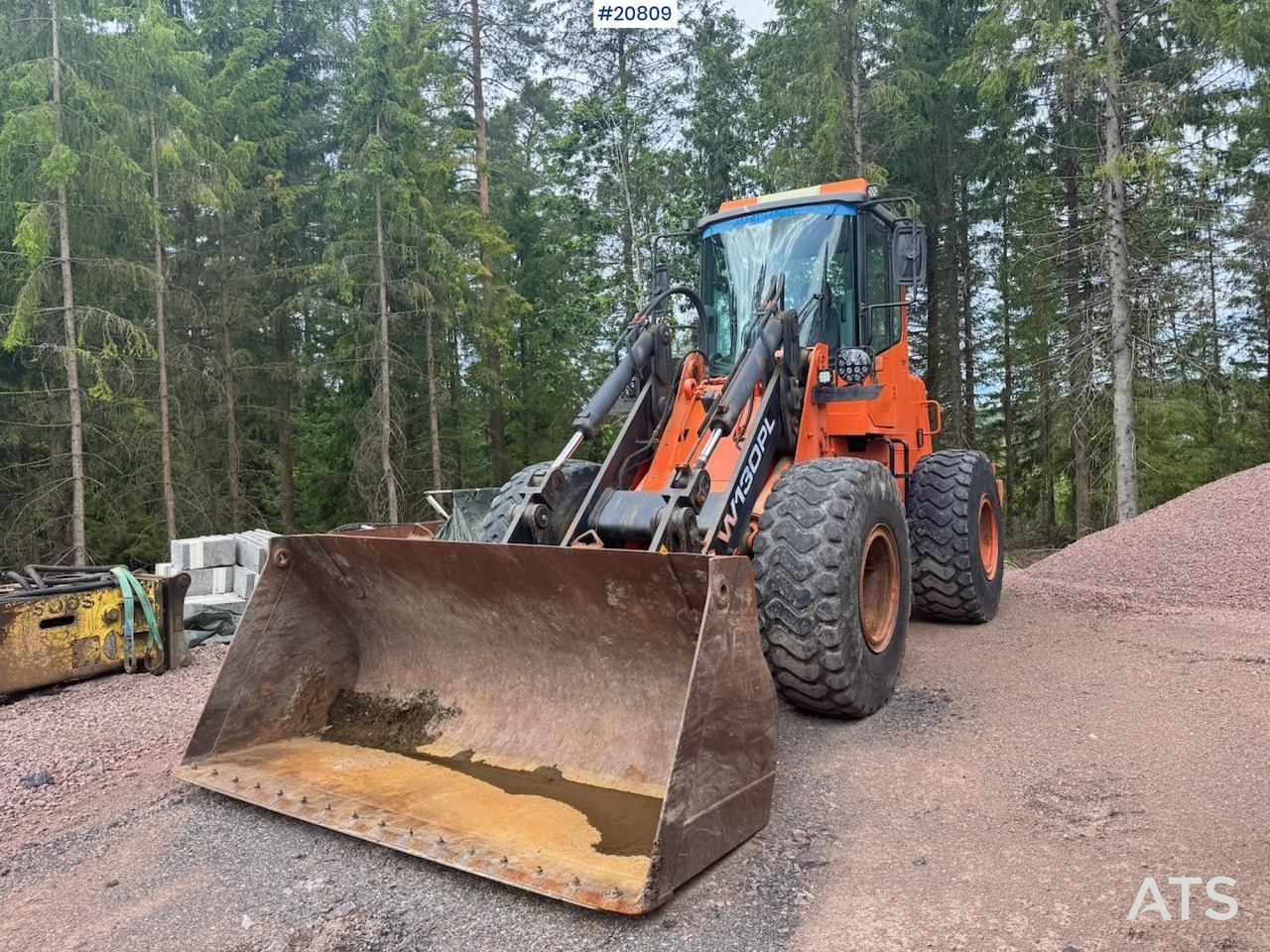 Fiat Hitachi W130PL - Chargeuse sur pneus: photos 1 Fiat Hitachi W130PL - Chargeuse sur pneus: photos 1