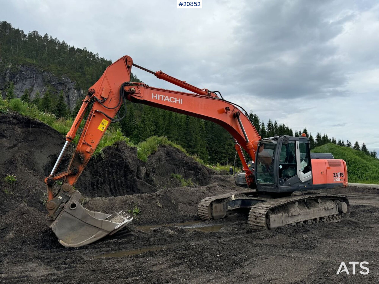 Hitachi ZX280LC-3 - Pelle sur chenille: photos 2 Hitachi ZX280LC-3 - Pelle sur chenille: photos 2