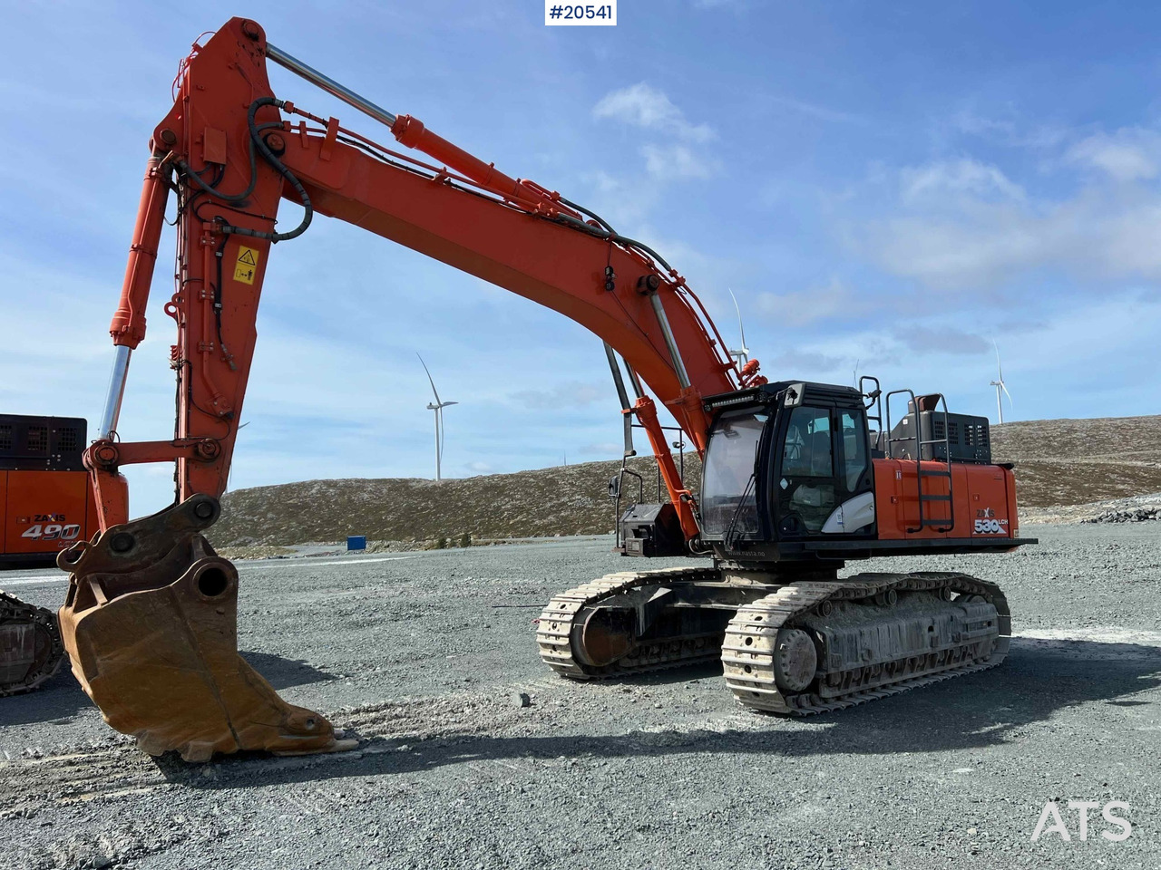 Hitachi zx530LCH-6 gravemaskin m/ graveskuffe. SE VIDEO - Pelle: photos 1 Hitachi zx530LCH-6 gravemaskin m/ graveskuffe. SE VIDEO - Pelle: photos 1