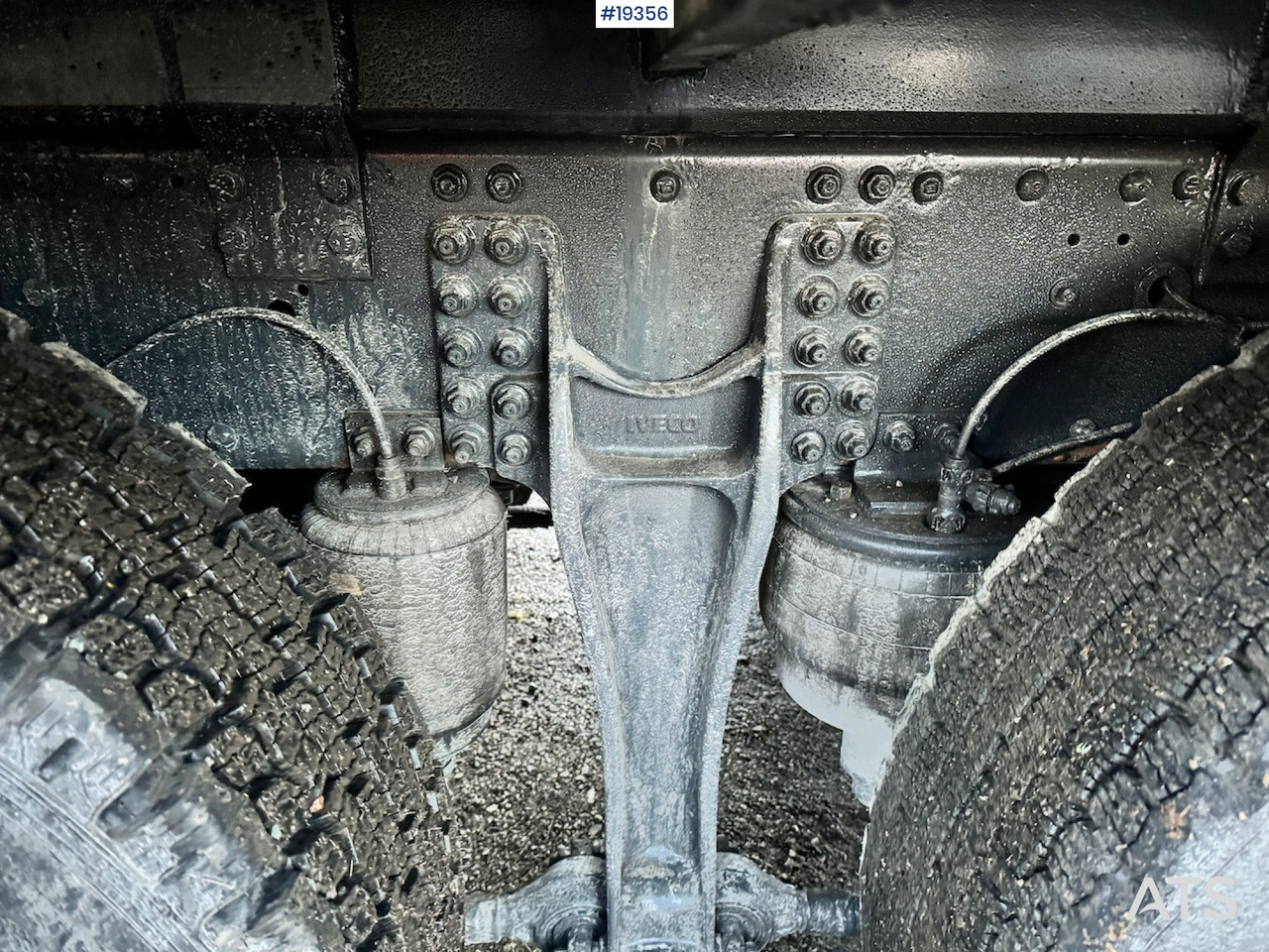 Camion ampliroll Iveco Trakker: photos 13