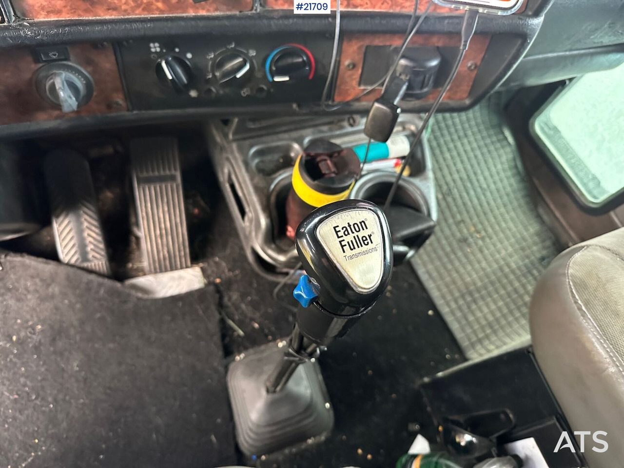 Camion benne Kenworth 2005 KENWORTH T800 tippbil 8x4 m/ Rhodes påbygg, kompressor, vibrator i kassen. Høy lasteevne! SE VIDEO.: photos 39 Camion benne Kenworth 2005 KENWORTH T800 tippbil 8x4 m/ Rhodes påbygg, kompressor, vibrator i kassen. Høy lasteevne! SE VIDEO.: photos 39