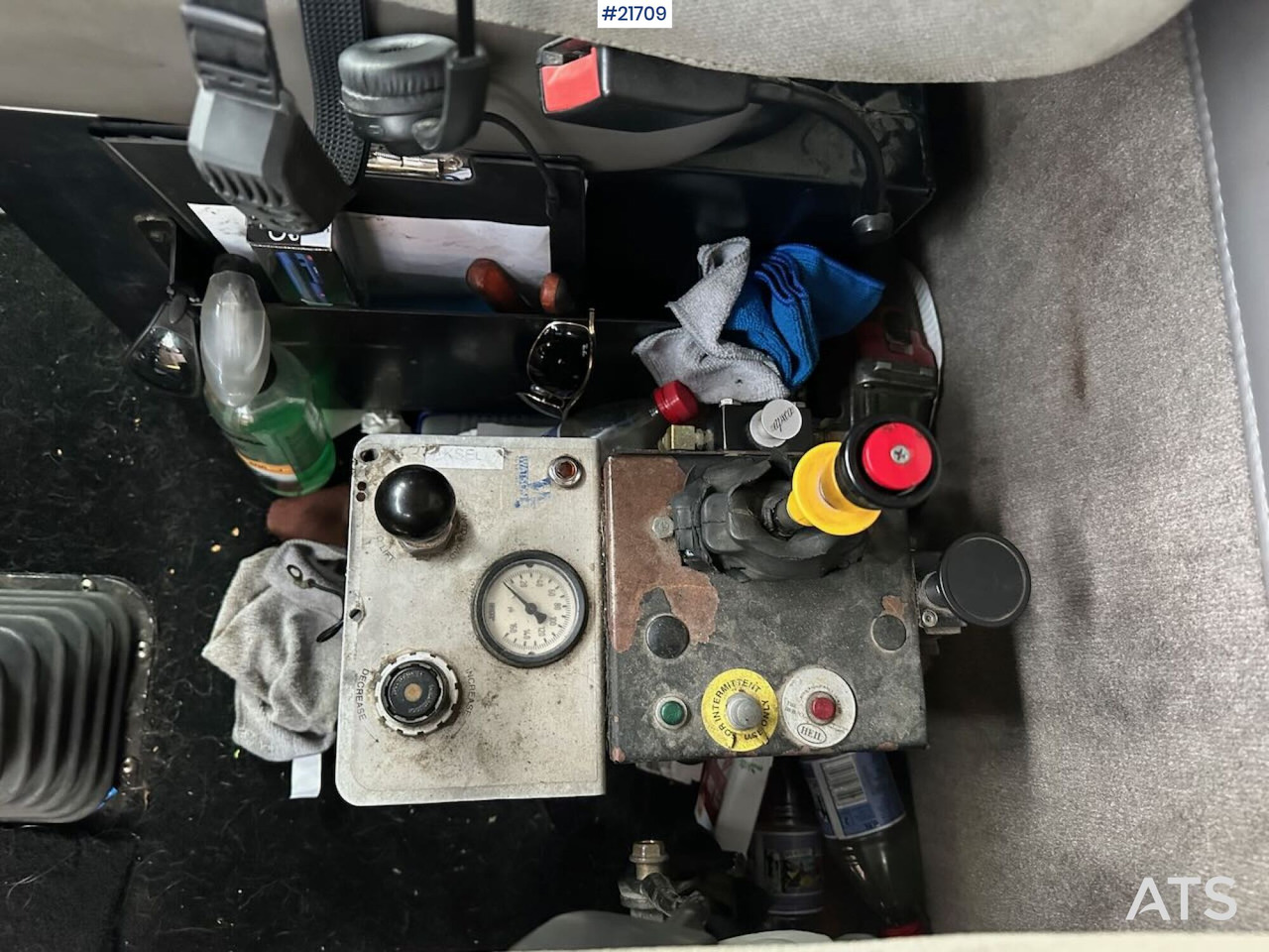 Camion benne Kenworth 2005 KENWORTH T800 tippbil 8x4 m/ Rhodes påbygg, kompressor, vibrator i kassen. Høy lasteevne! SE VIDEO.: photos 43 Camion benne Kenworth 2005 KENWORTH T800 tippbil 8x4 m/ Rhodes påbygg, kompressor, vibrator i kassen. Høy lasteevne! SE VIDEO.: photos 43