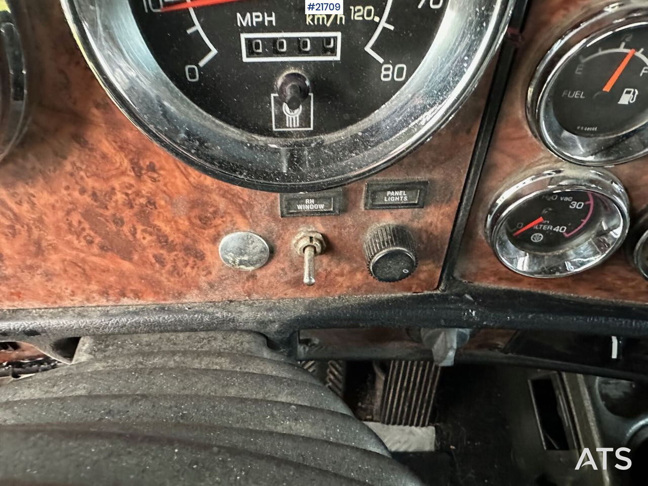 Camion benne Kenworth 2005 KENWORTH T800 tippbil 8x4 m/ Rhodes påbygg, kompressor, vibrator i kassen. Høy lasteevne! SE VIDEO.: photos 46 Camion benne Kenworth 2005 KENWORTH T800 tippbil 8x4 m/ Rhodes påbygg, kompressor, vibrator i kassen. Høy lasteevne! SE VIDEO.: photos 46