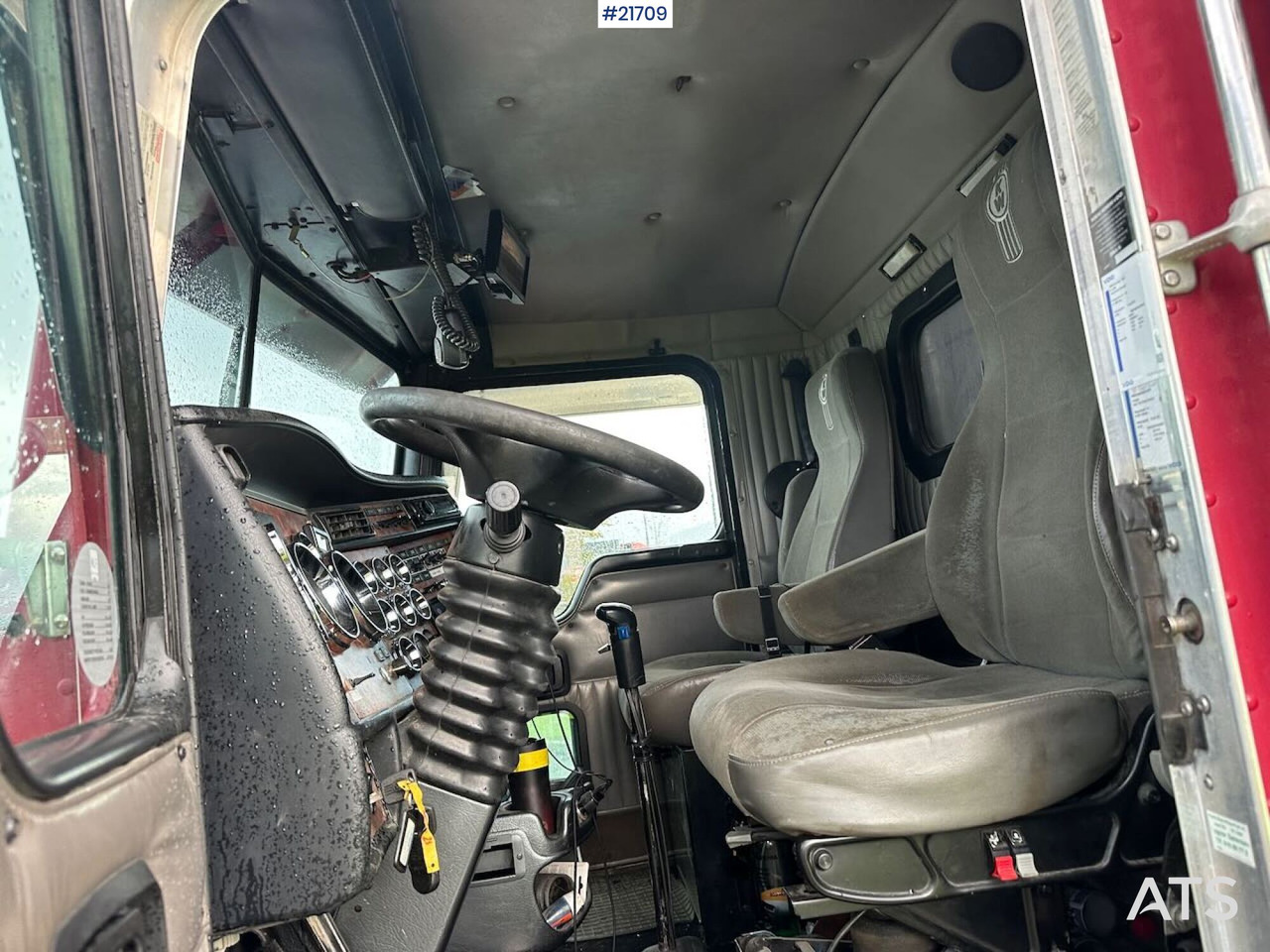 Camion benne Kenworth 2005 KENWORTH T800 tippbil 8x4 m/ Rhodes påbygg, kompressor, vibrator i kassen. Høy lasteevne! SE VIDEO.: photos 32 Camion benne Kenworth 2005 KENWORTH T800 tippbil 8x4 m/ Rhodes påbygg, kompressor, vibrator i kassen. Høy lasteevne! SE VIDEO.: photos 32