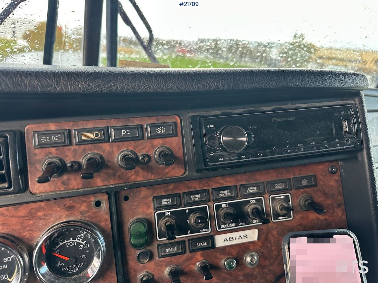 Camion benne Kenworth 2005 KENWORTH T800 tippbil 8x4 m/ Rhodes påbygg, kompressor, vibrator i kassen. Høy lasteevne! SE VIDEO.: photos 38 Camion benne Kenworth 2005 KENWORTH T800 tippbil 8x4 m/ Rhodes påbygg, kompressor, vibrator i kassen. Høy lasteevne! SE VIDEO.: photos 38