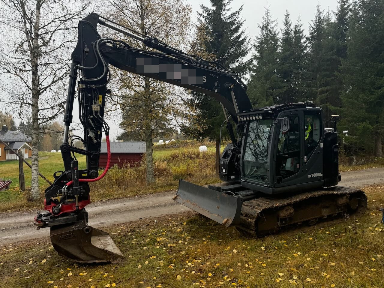 Kobelco SK140SRLC - Pelle sur chenille: photos 2 Kobelco SK140SRLC - Pelle sur chenille: photos 2