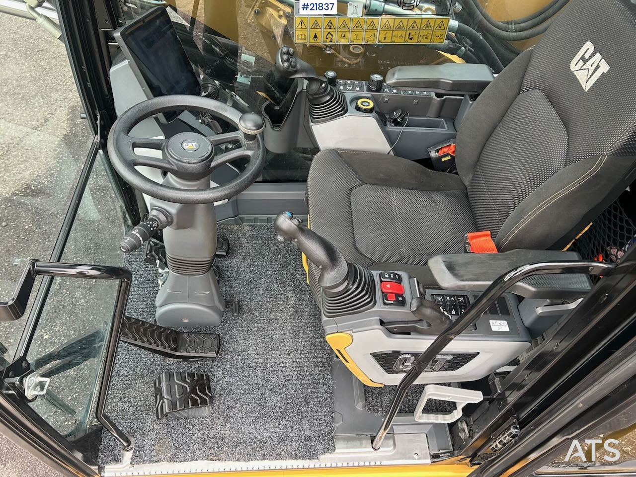 Komatsu PC240LC-11E0 Beltegraver m/ Rotortilt og Pusseskuffe - crédit-bail Komatsu PC240LC-11E0 Beltegraver m/ Rotortilt og Pusseskuffe: photos 18