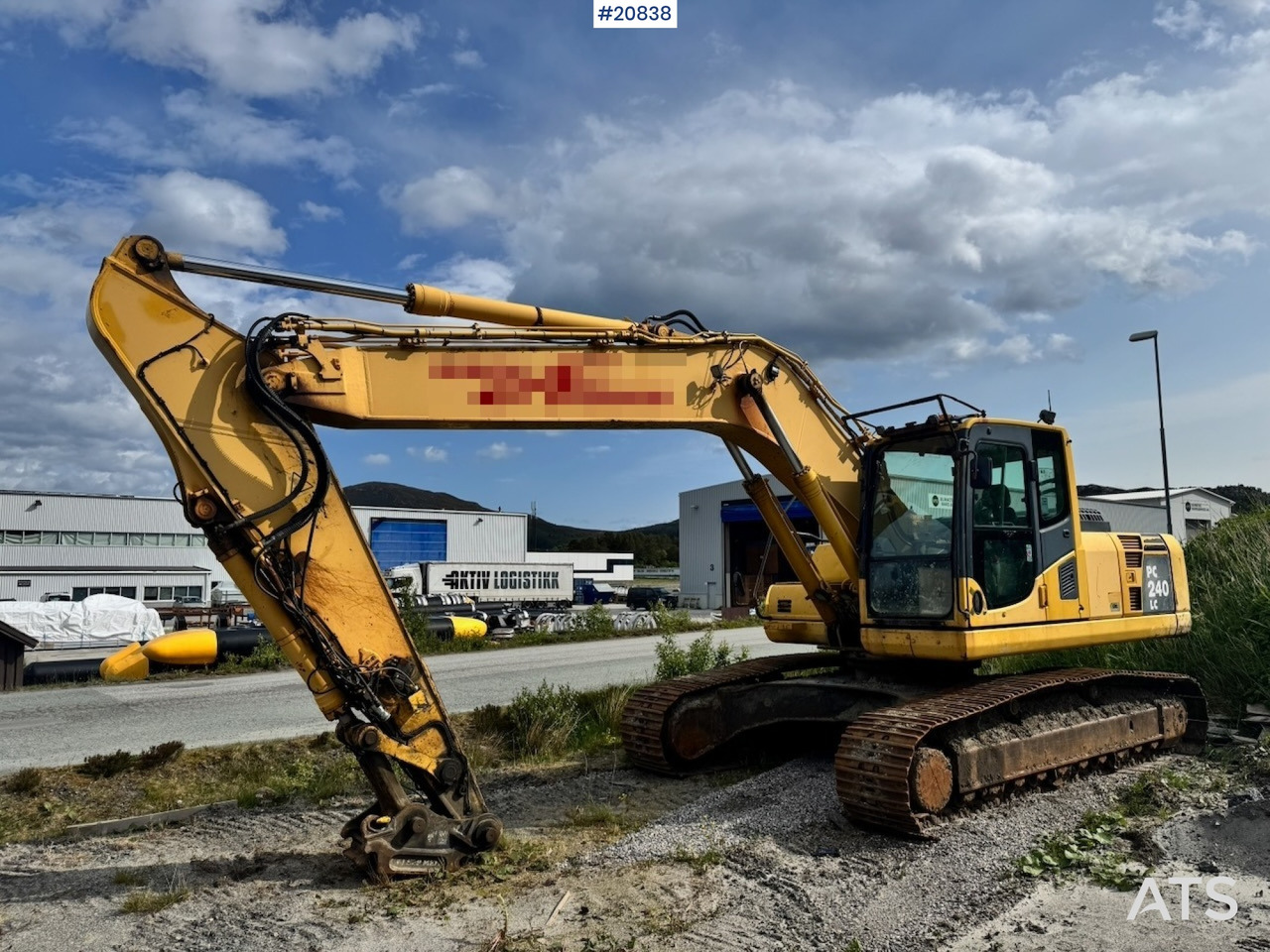 Komatsu PC240LC-8 - Pelle sur chenille: photos 1 Komatsu PC240LC-8 - Pelle sur chenille: photos 1