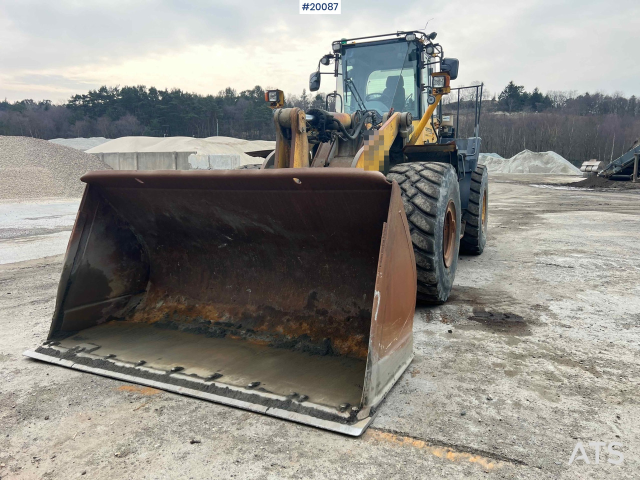 Komatsu WA480-6 - Chargeuse sur pneus: photos 2 Komatsu WA480-6 - Chargeuse sur pneus: photos 2