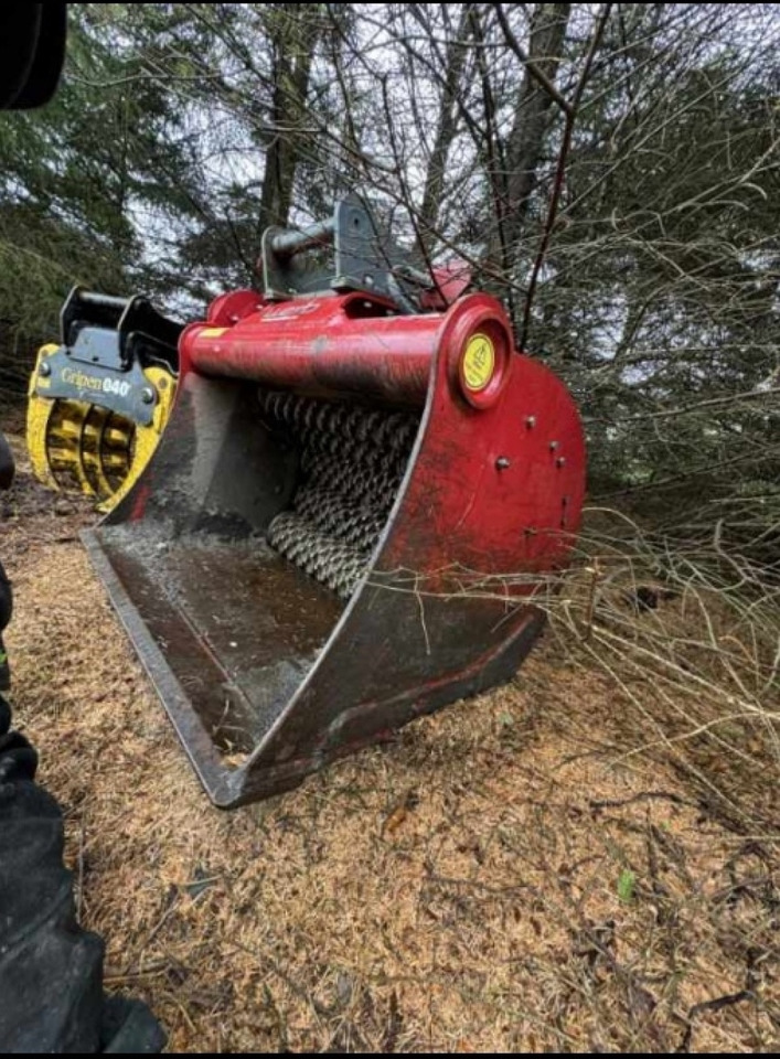 Lloyd RS8-14 soldeskuffe m/ s50-60 kombifeste - Godet pour Engins de chantier: photos 2 Lloyd RS8-14 soldeskuffe m/ s50-60 kombifeste - Godet pour Engins de chantier: photos 2