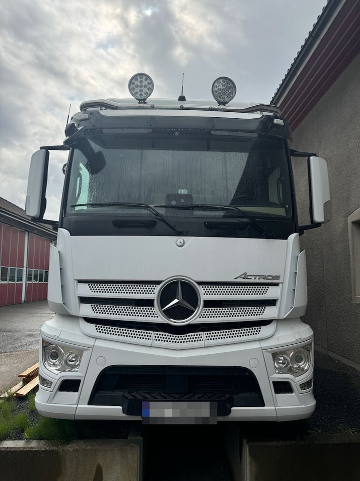 Mercedes Actros 1833 - Camion fourgon: photos 3 Mercedes Actros 1833 - Camion fourgon: photos 3