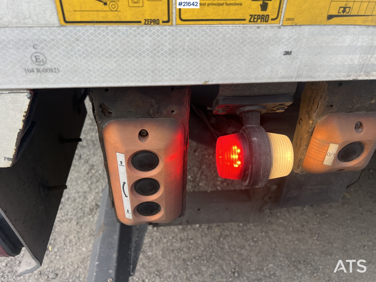 Camion fourgon Mercedes-Benz Actrox 6x2 skapbil m/ kjøl/frys aggregat: photos 18