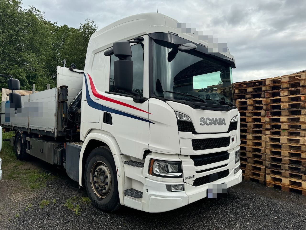 Scania P320 - Camion plateau, Camion grue: photos 2 Scania P320 - Camion plateau, Camion grue: photos 2