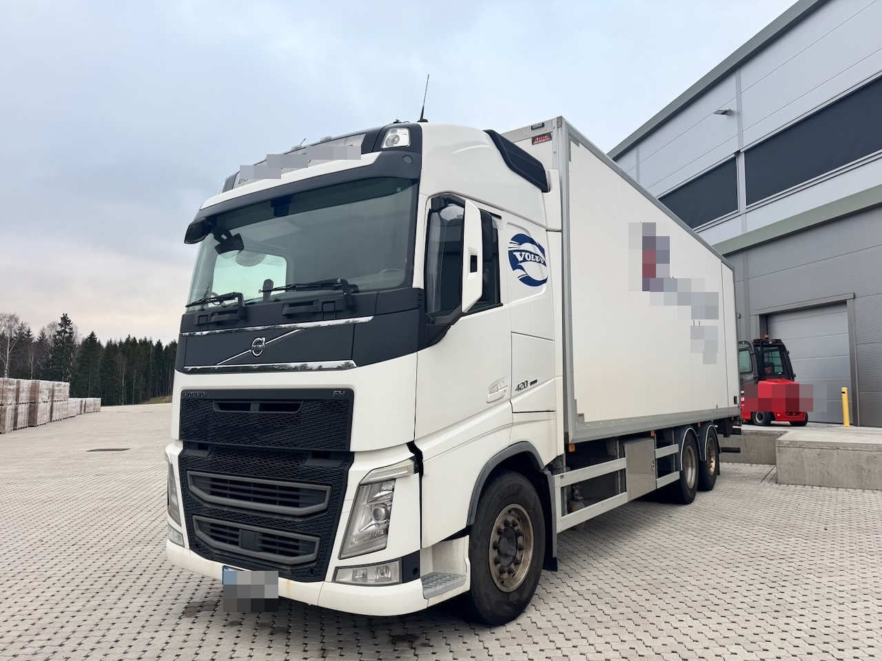Volvo 2015 Volvo FH420 6x2 Skapbil. Eu-godkjent. SE VIDEO - Camion fourgon: photos 1 Volvo 2015 Volvo FH420 6x2 Skapbil. Eu-godkjent. SE VIDEO - Camion fourgon: photos 1