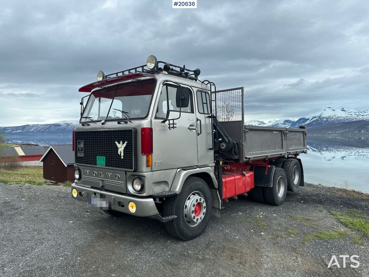 Volvo F89 46 - Camion plateau, Camion grue: photos 2 Volvo F89 46 - Camion plateau, Camion grue: photos 2