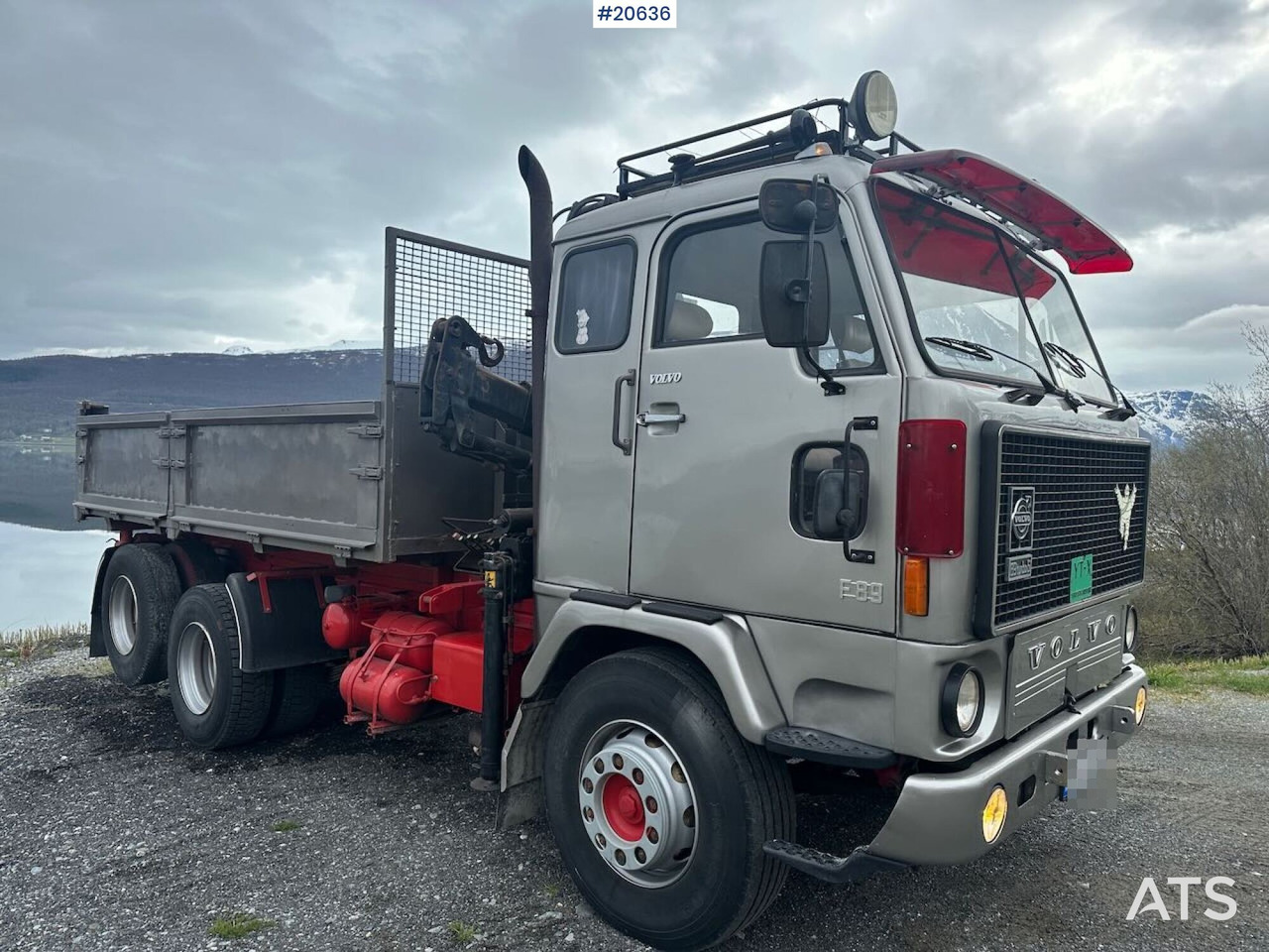 Volvo F89 46 - Camion plateau, Camion grue: photos 4 Volvo F89 46 - Camion plateau, Camion grue: photos 4