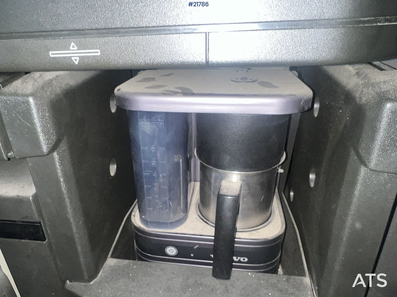 Camion benne Volvo FH540 8x4 asfaltbil m/ mtdk k218 2 akslet asfalthenger: photos 39 Camion benne Volvo FH540 8x4 asfaltbil m/ mtdk k218 2 akslet asfalthenger: photos 39