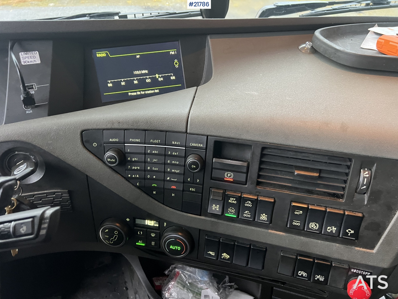 Camion benne Volvo FH540 8x4 asfaltbil m/ mtdk k218 2 akslet asfalthenger: photos 35 Camion benne Volvo FH540 8x4 asfaltbil m/ mtdk k218 2 akslet asfalthenger: photos 35