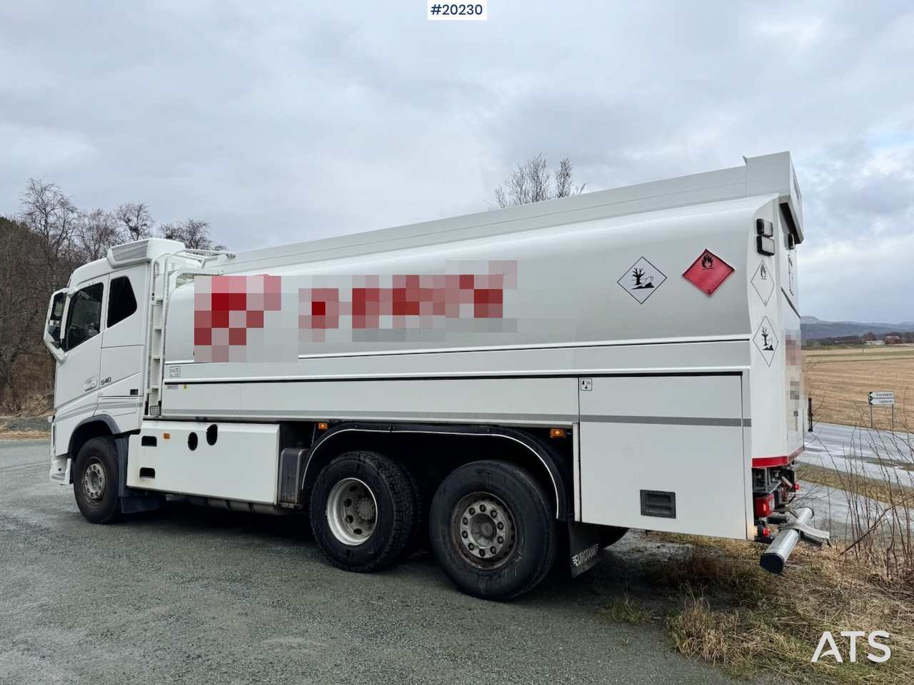 Volvo FH540 - Camion citerne: photos 3 Volvo FH540 - Camion citerne: photos 3