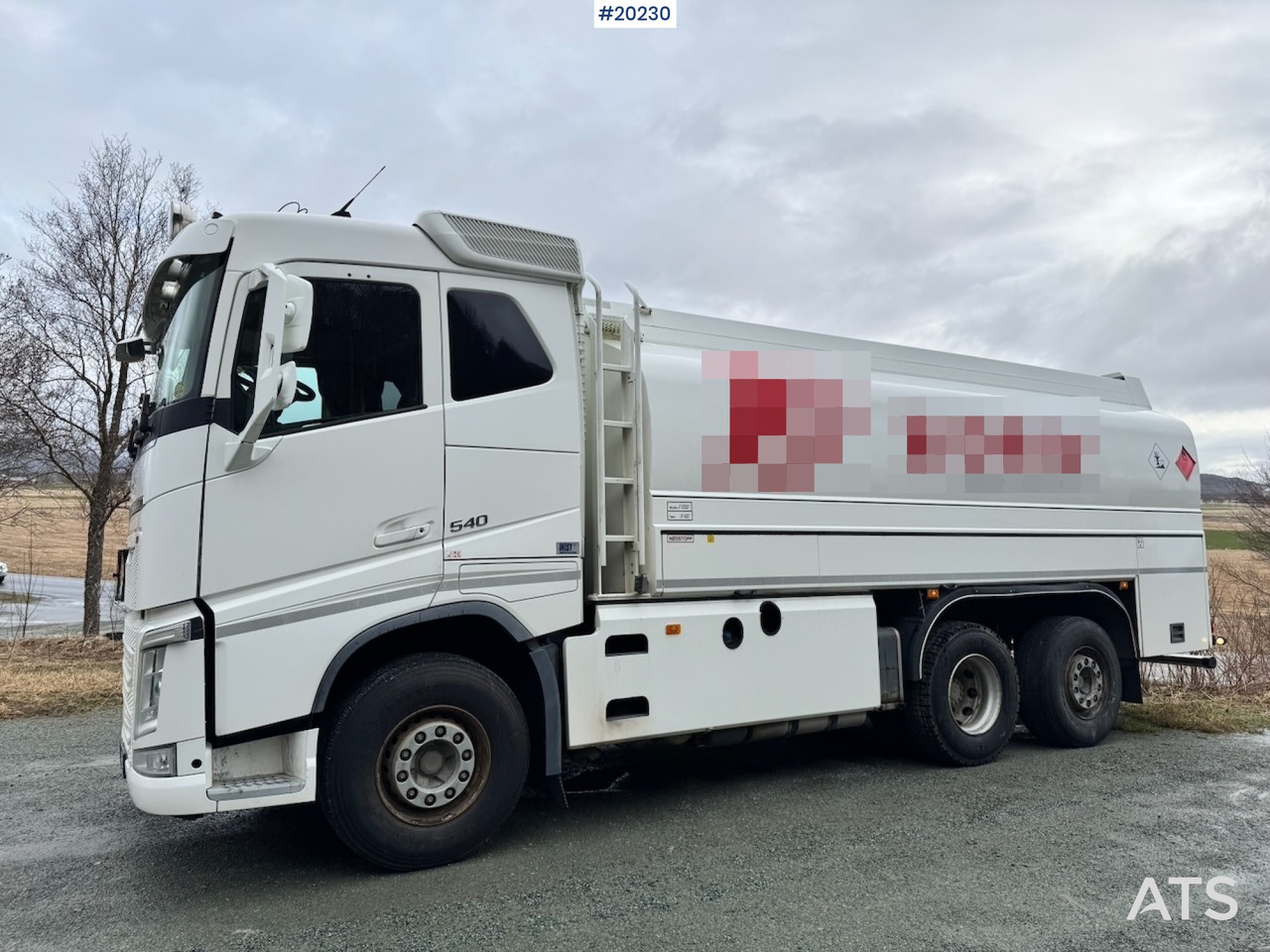 Volvo FH540 - Camion citerne: photos 2 Volvo FH540 - Camion citerne: photos 2