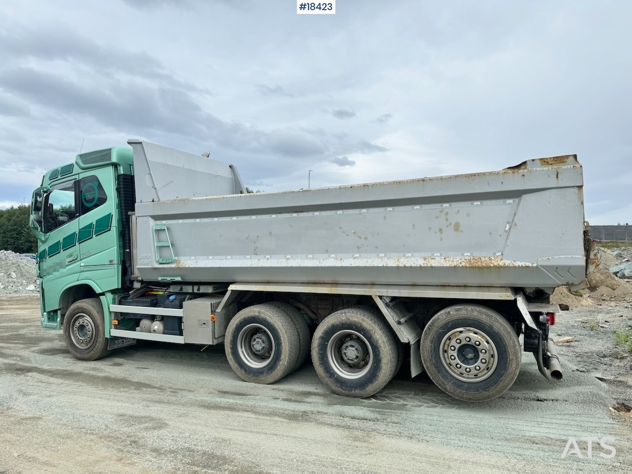 Volvo FH750 - Camion benne: photos 3 Volvo FH750 - Camion benne: photos 3