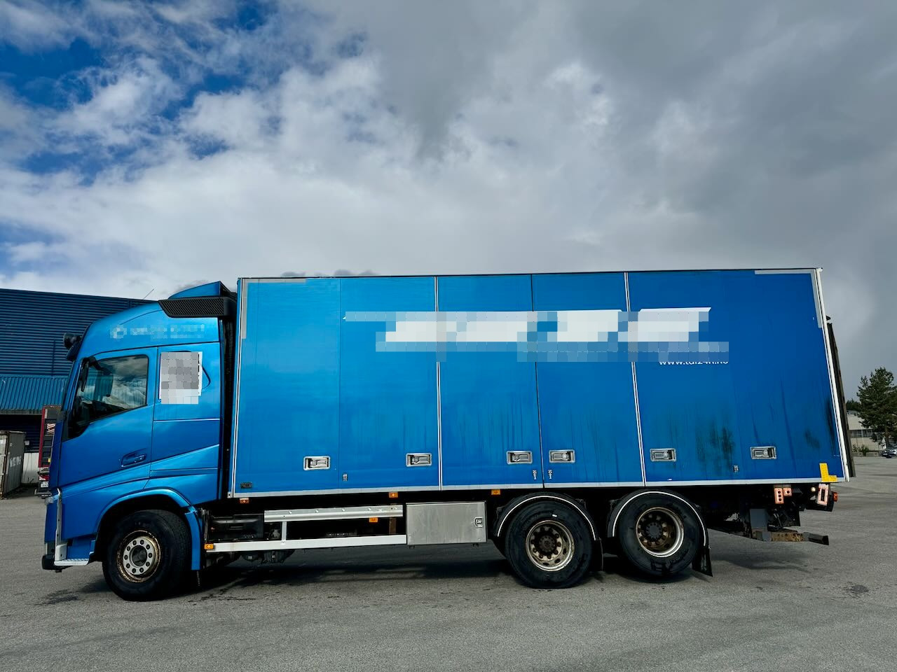 Volvo Fh540 6x2 skapbil m/ full sideåpning og lift - Camion fourgon: photos 2 Volvo Fh540 6x2 skapbil m/ full sideåpning og lift - Camion fourgon: photos 2