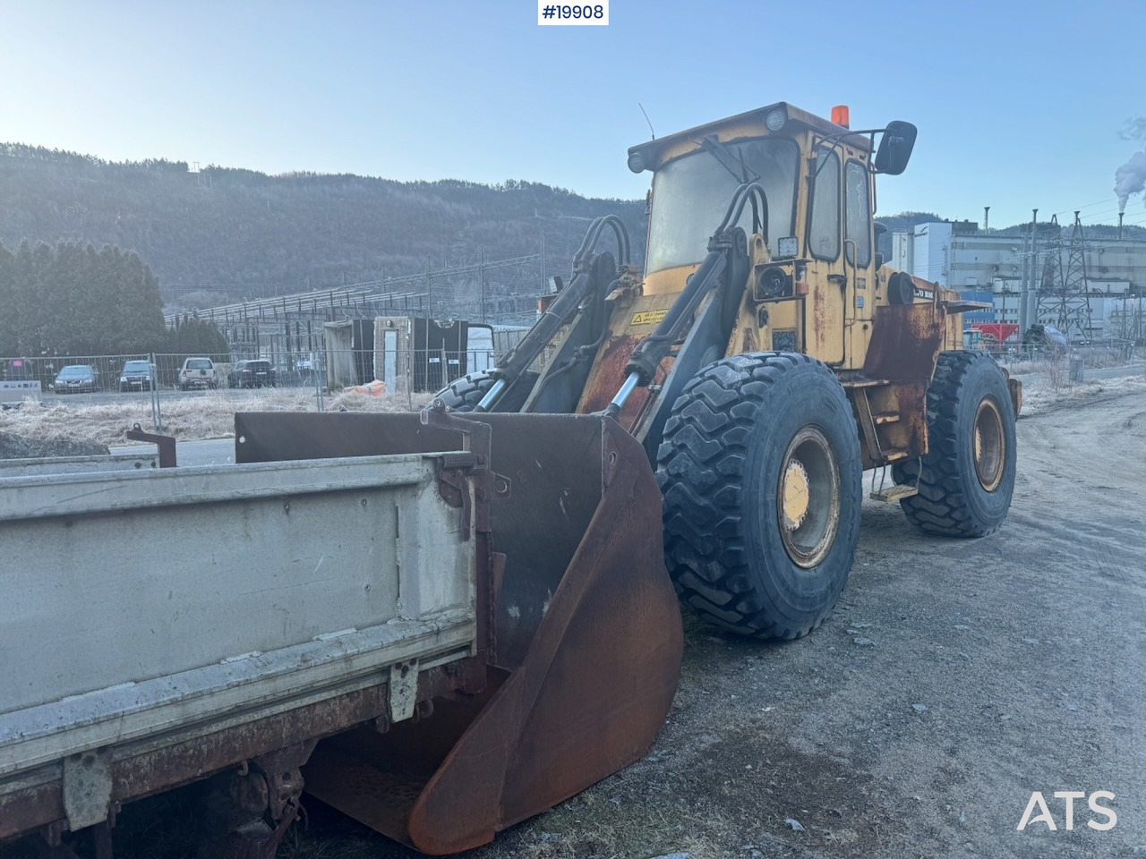 Volvo L90 - Chargeuse sur pneus: photos 1 Volvo L90 - Chargeuse sur pneus: photos 1